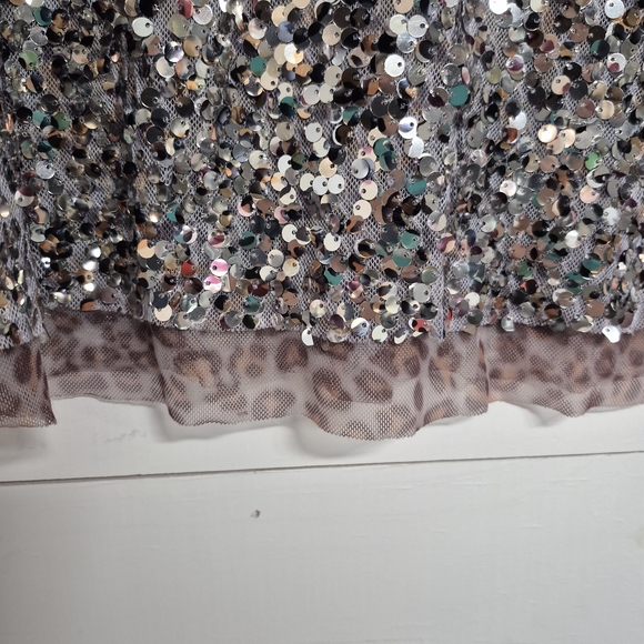 Chico's Sparkling Sequin Sleeveless Top With Leopard Detail Size 0 - Picture 6 of 6